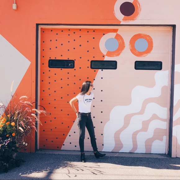 Meet your Posher, Stefanie - Picture 3 of 4